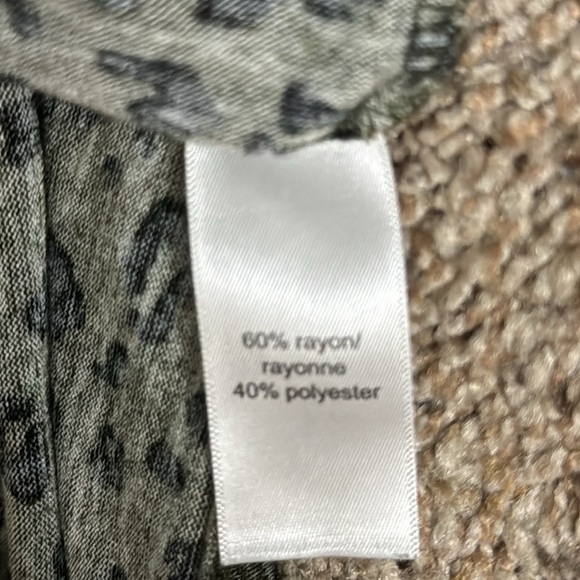 Green Leopard Top - Picture 5 of 5